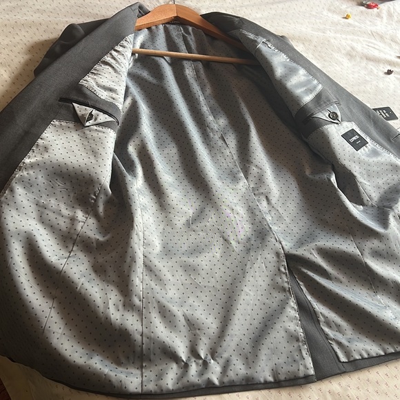 Extra Slim Men’s Express Suit - Picture 5 of 8